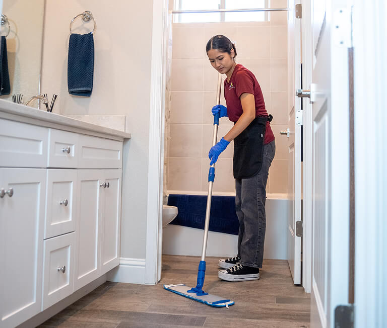 cleaner1-cleaning-floor