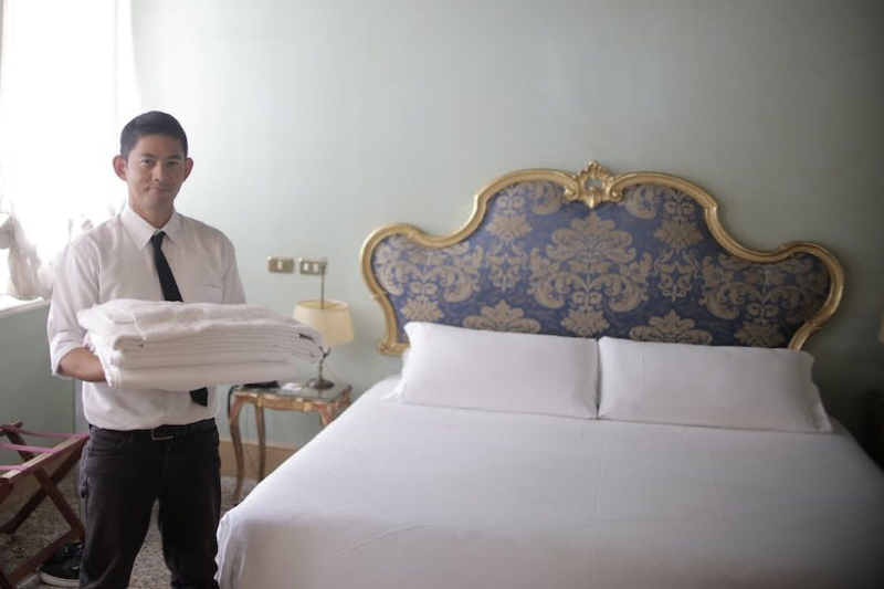 64e2472270d4804649bb2638-importance-of-bed-flipping