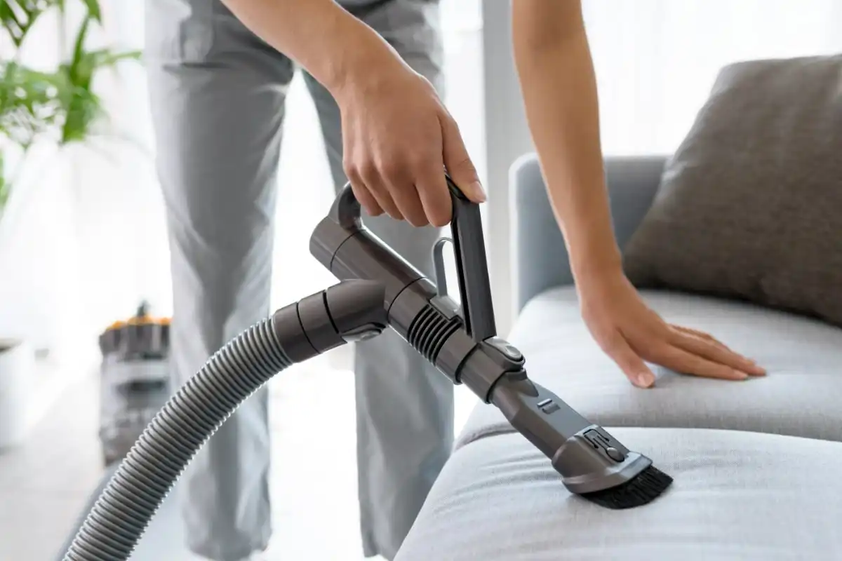 650be126e77c395ca2ef062b-vacuum-cleaning